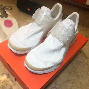 Men’s Nike Sock Darts